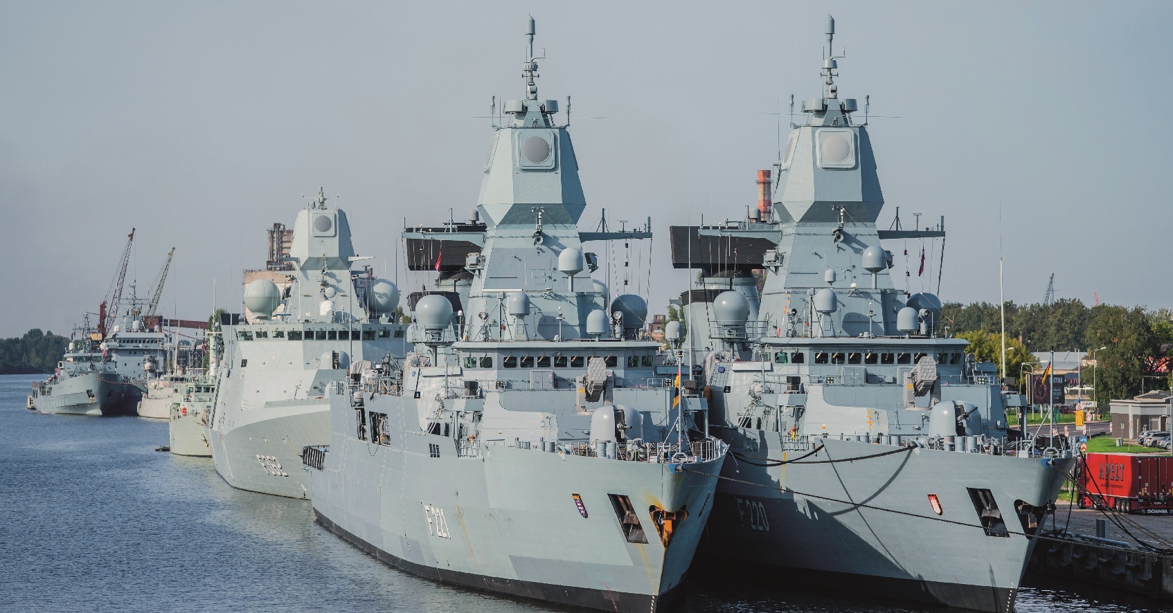 Milliarden für einen Kriegshafen? Im Brennpunkt: Bremerhaven rüstet auf